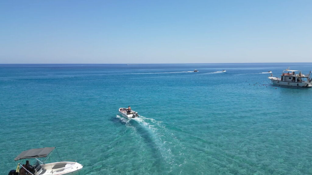 Rent a boat in Milos and visit Kleftiko. Online boat bookings in Milos. Flexible plans
